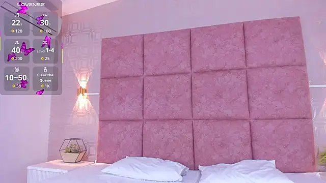 LiaVelez online show from 02/17/26, 01:51