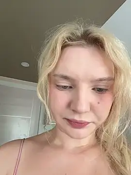 Snapshot of AmmyHot chatting on 04/11/26, 03:33 AmmyHot online show from 04/11/26, 03:33