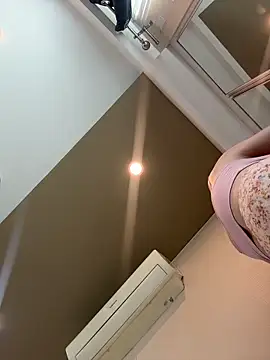 Snapshot of AmmyHot chatting on 04/14/26, 04:07 AmmyHot online show from 04/14/26, 04:07