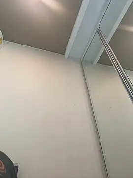 Snapshot of AmmyHot chatting on 04/15/26, 02:40 AmmyHot online show from 04/15/26, 02:40