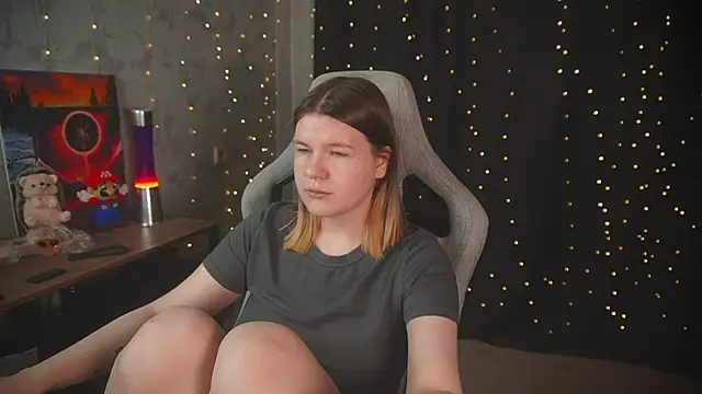 cuteamberlyyy online show from 10/21/25, 03:07