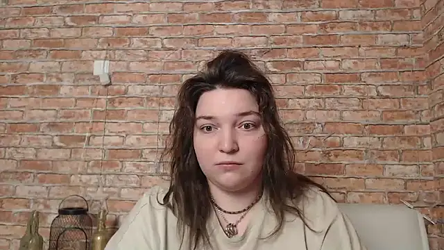 Amelia Kiss  online show from 02/03/25, 12:36