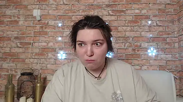 Amelia Kiss  online show from 02/05/25, 12:42