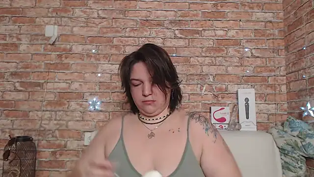 Amelia Kiss  online show from 09/22/25, 12:34