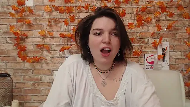 Amelia Kiss  online show from 11/08/25, 12:55