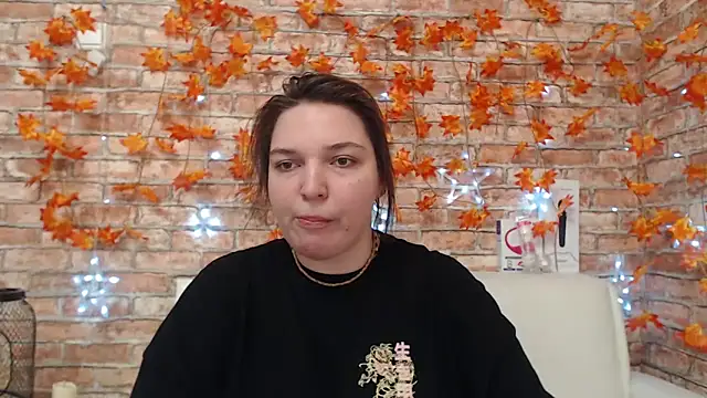 Amelia Kiss  online show from 11/21/25, 12:54