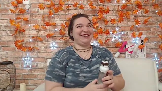 Amelia Kiss  online show from 11/22/25, 01:04