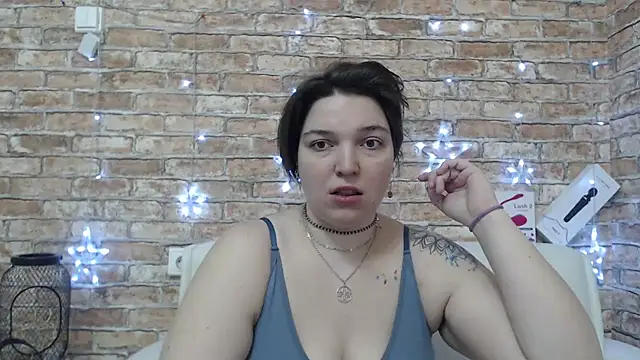 Amelia Kiss  online show from 02/13/26, 01:01
