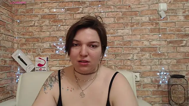 Amelia Kiss  online show from 02/17/26, 12:51