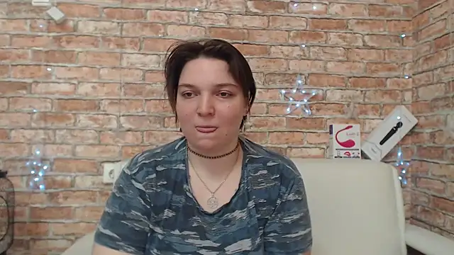 Snapshot of Amelia_Kiss_ chatting on 04/21/26, 02:51 Amelia Kiss online show from 04/21/26, 02:51