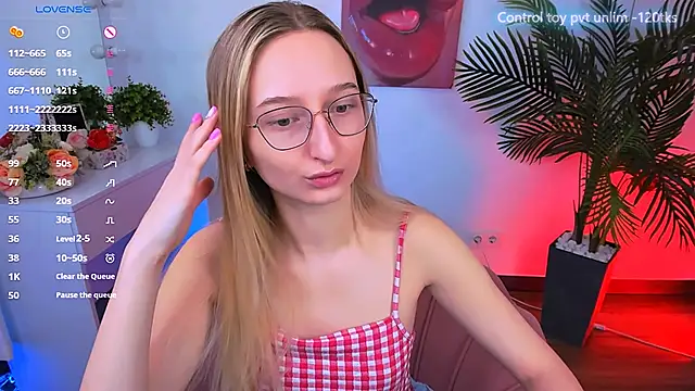  Ri na  online show from 02/18/25, 06:37