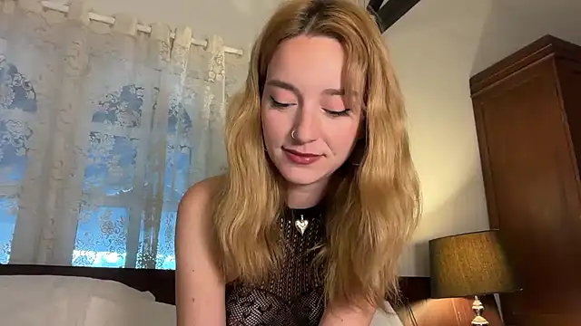 Snapshot of SirenaBelle chatting on 05/05/26, 12:18 SirenaBelle online show from 05/05/26, 12:18