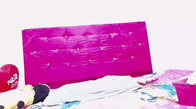 Snapshot of candy_dustano691 chatting on 12/27/24, 09:32 candy dustano691 online show from 12/27/24, 09:32