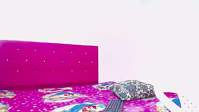 Snapshot of candy_dustano691 chatting on 02/13/25, 08:55 candy dustano691 online show from 02/13/25, 08:55