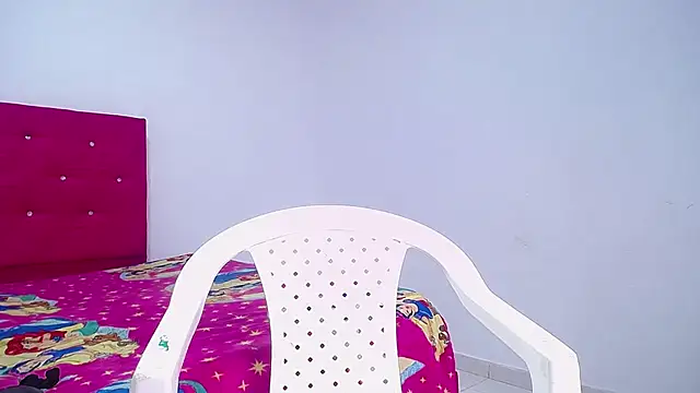 Snapshot of candy_dustano691 chatting on 02/14/25, 08:48 candy dustano691 online show from 02/14/25, 08:48