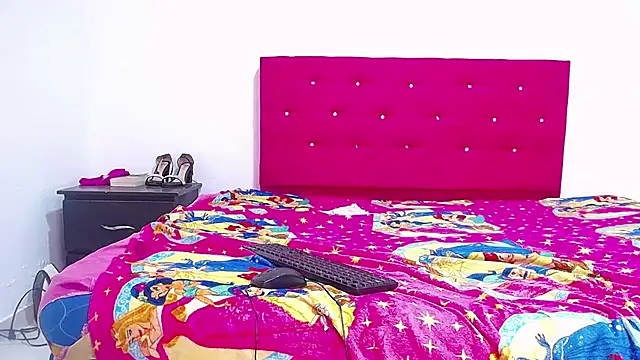 Snapshot of candy_dustano691 chatting on 02/20/25, 09:20 candy dustano691 online show from 02/20/25, 09:20