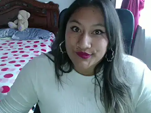 Snapshot of EmilyLove1014 chatting on 01/11/25, 10:18 EmilyLove1014 online show from 01/11/25, 10:18