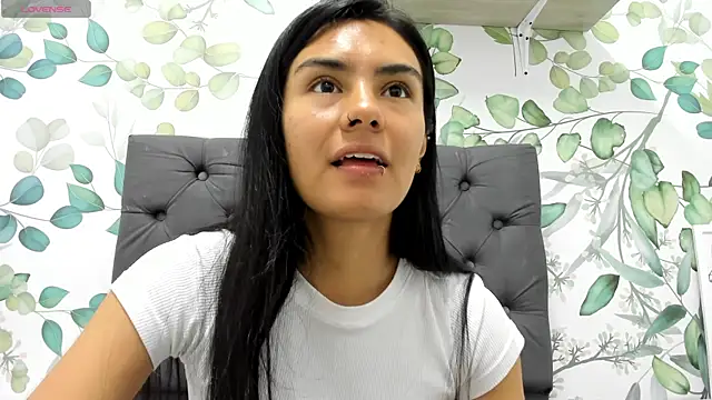 atilanadiaz7 online show from 12/30/24, 02:30