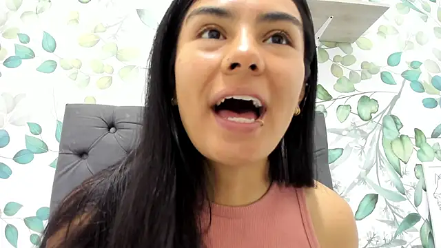 atilanadiaz7 online show from 01/03/25, 01:47