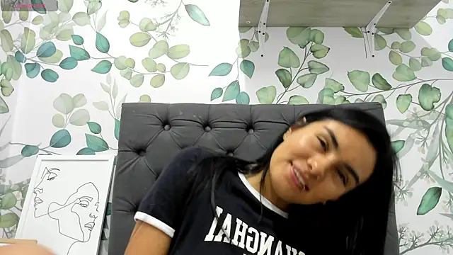 atilanadiaz7 online show from 01/14/25, 03:57