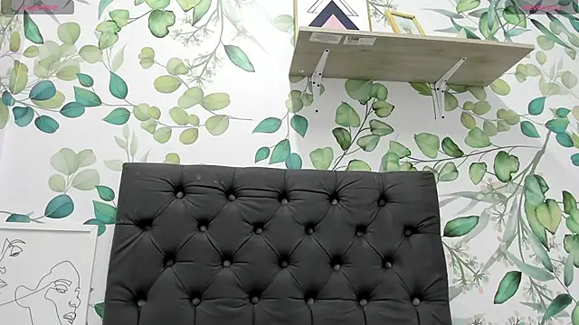 atilanadiaz7 online show from 02/23/25, 11:36