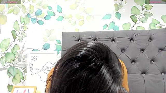 atilanadiaz7 online show from 02/25/25, 08:19