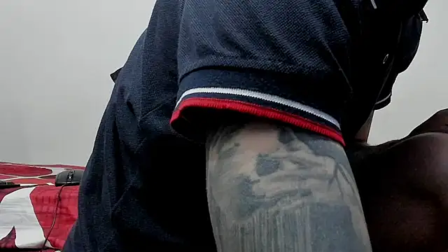 Snapshot of Aaron_BigDickxxx chatting on 09/21/25, 07:54 Aaron BigDickxxx online show from 09/21/25, 07:54