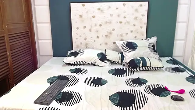 Snapshot of InkedSabrina chatting on 02/26/25, 04:58 InkedSabrina online show from 02/26/25, 04:58