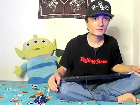 eeaa01 online show from 11/25/25, 04:40