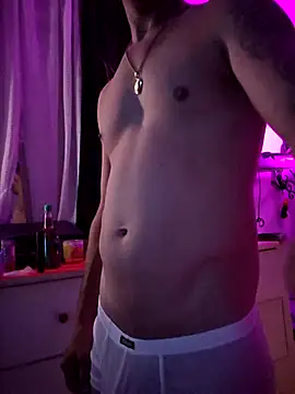 Snapshot of Twin2222 chatting on 09/10/25, 02:44 Twin2222 online show from 09/10/25, 02:44