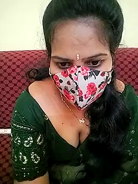 Snapshot of melina214 chatting on 03/11/26, 01:55 melina214 online show from 03/11/26, 01:55