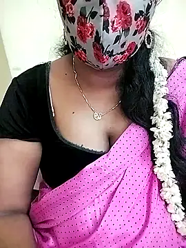 Snapshot of melina214 chatting on 03/25/26, 06:41 melina214 online show from 03/25/26, 06:41