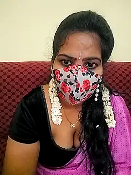 Snapshot of melina214 chatting on 03/25/26, 06:47 melina214 online show from 03/25/26, 06:47