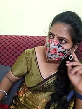 Snapshot of melina214 chatting on 04/13/26, 05:18 melina214 online show from 04/13/26, 05:18