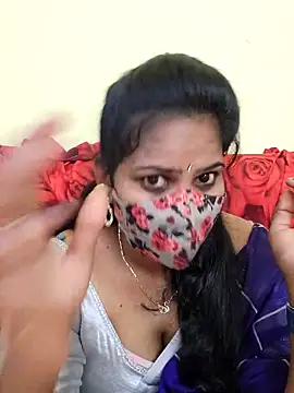 Snapshot of melina214 chatting on 04/15/26, 05:58 melina214 online show from 04/15/26, 05:58