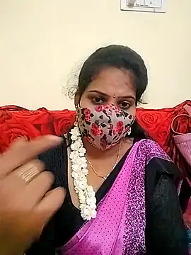 Snapshot of melina214 chatting on 04/16/26, 03:57 melina214 online show from 04/16/26, 03:57