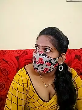 Snapshot of melina214 chatting on 04/18/26, 03:38 melina214 online show from 04/18/26, 03:38