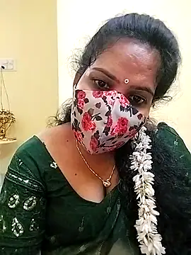 Snapshot of melina214 chatting on 04/19/26, 06:21 melina214 online show from 04/19/26, 06:21