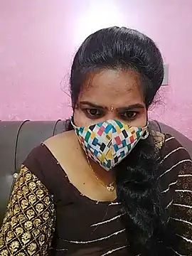 Snapshot of melina214 chatting on 07/06/26, 03:47 melina214 online show from 07/06/26, 03:47