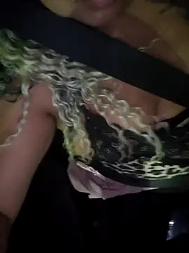 Snapshot of Carlabrasileira chatting on 10/03/25, 01:35 Carlabrasileira online show from 10/03/25, 01:35