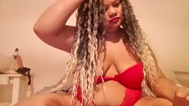 Snapshot of Carlabrasileira chatting on 10/08/25, 10:13 Carlabrasileira online show from 10/08/25, 10:13