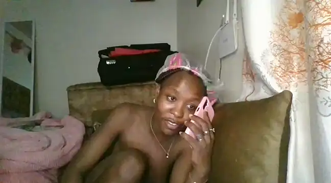 Snapshot of Sonnia_ chatting on 12/11/24, 08:50 Sonnia online show from 12/11/24, 08:50