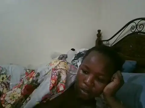 Snapshot of Sonnia_ chatting on 02/10/25, 08:00 Sonnia online show from 02/10/25, 08:00