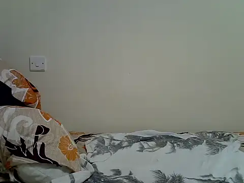 Snapshot of Sonnia_ chatting on 04/06/26, 04:32 Sonnia online show from 04/06/26, 04:32