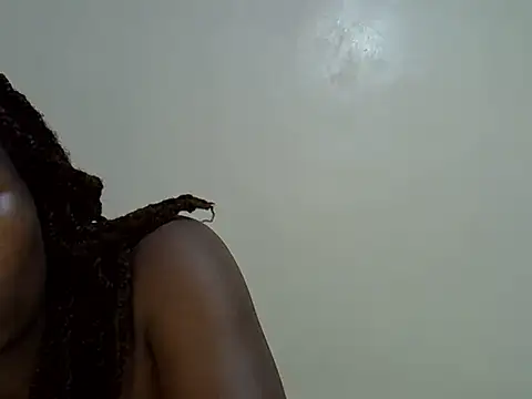 Snapshot of Sonnia_ chatting on 04/16/26, 09:39 Sonnia online show from 04/16/26, 09:39