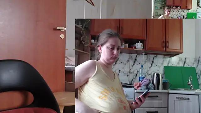 Sakura Green online show from 11/21/25, 08:02