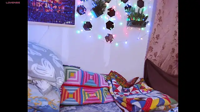 Snapshot of Sakura_Green chatting on 02/13/26, 11:34 Sakura Green online show from 02/13/26, 11:34