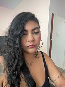 Snapshot of Juli_Walker chatting on 03/01/26, 04:20 Juli Walker online show from 03/01/26, 04:20