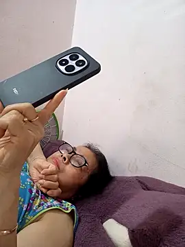 Hotestlove online show from 04/06/26, 11:27