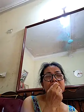 Hotestlove online show from 04/13/26, 12:27